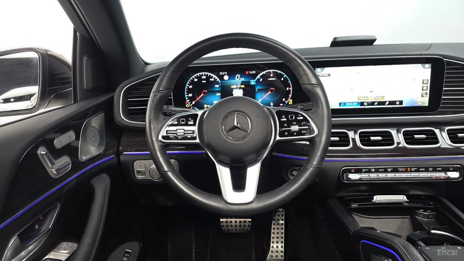 Mercedes-Benz GLE 400 AMG Line| AIR| DISTRO| ОБДУХ| 360| HUD| 3 AC| , снимка 10 - Автомобили и джипове - 56135909