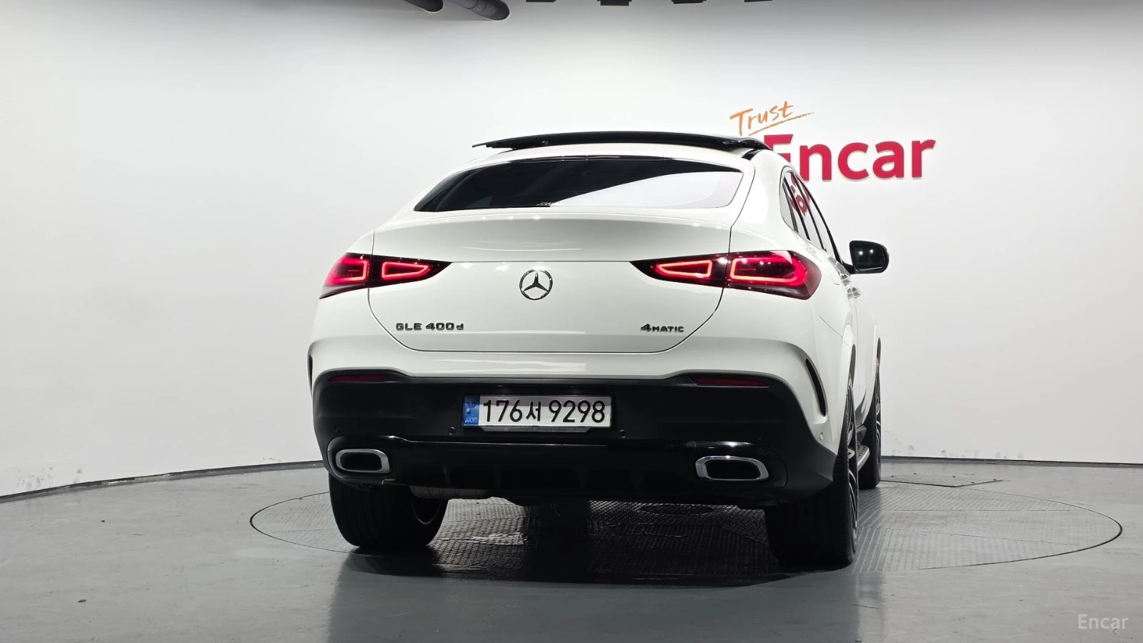 Mercedes-Benz GLE 400 AMG Line| AIR| DISTRO| ОБДУХ| 360| HUD| 3 AC| , снимка 3 - Автомобили и джипове - 56135909