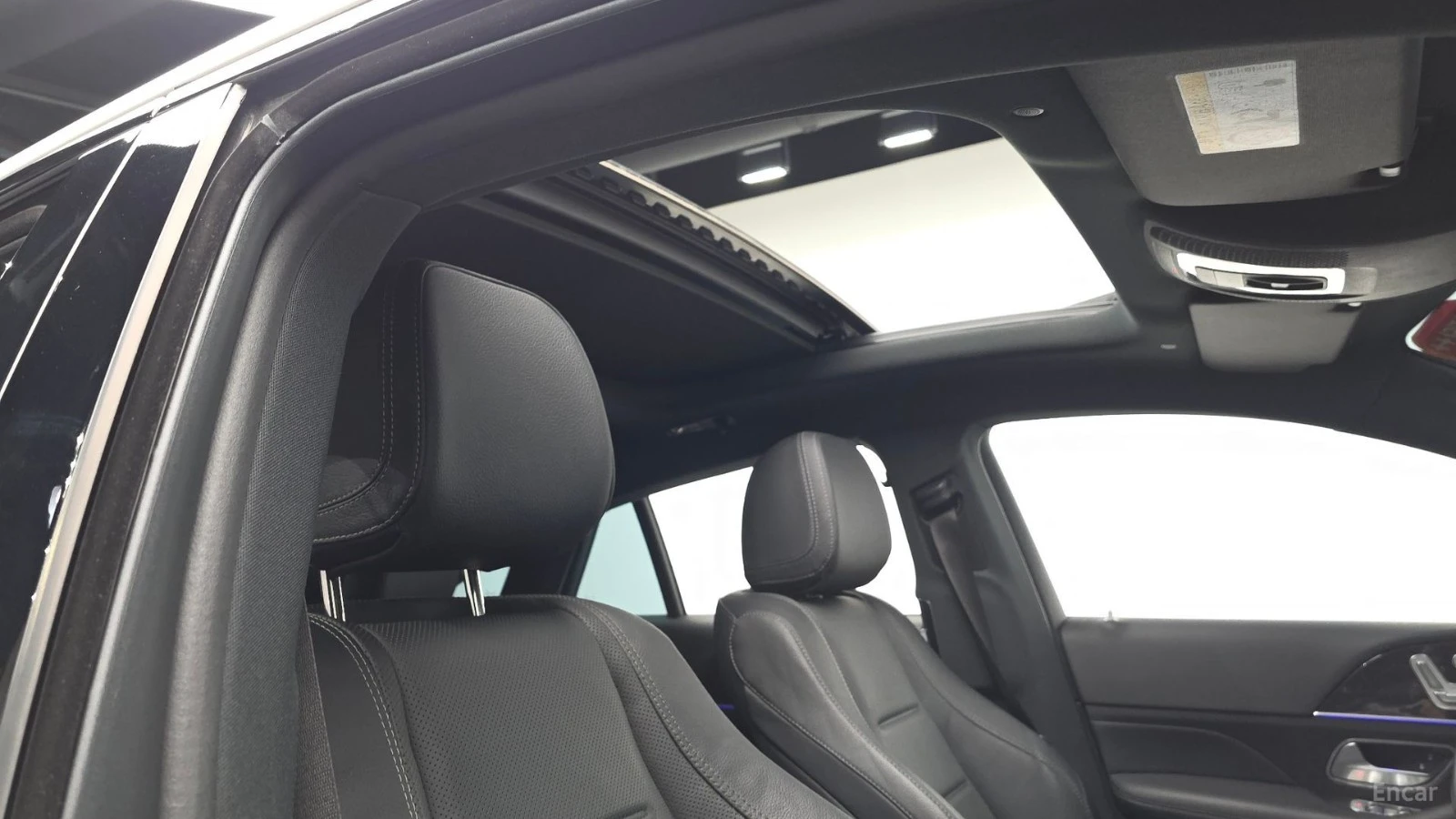 Mercedes-Benz GLE 400 AMG Line| AIR| DISTRO| ОБДУХ| 360| HUD| 3 AC| , снимка 15 - Автомобили и джипове - 56135909