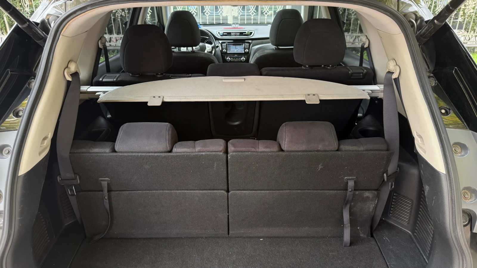 Nissan X-trail 1.6* KeyLess* Pano* 360, снимка 16 - Автомобили и джипове - 56235801