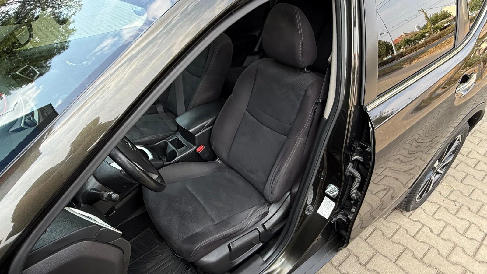 Nissan X-trail 1.6* KeyLess* Pano* 360, снимка 9 - Автомобили и джипове - 56235801