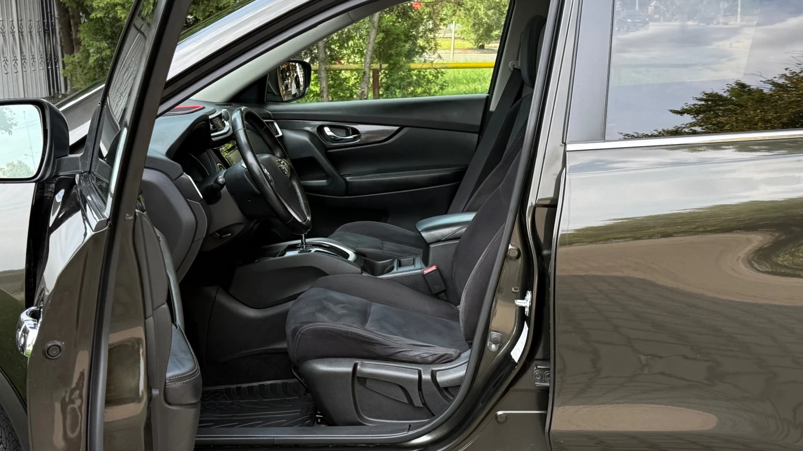 Nissan X-trail 1.6* KeyLess* Pano* 360, снимка 7 - Автомобили и джипове - 56235801