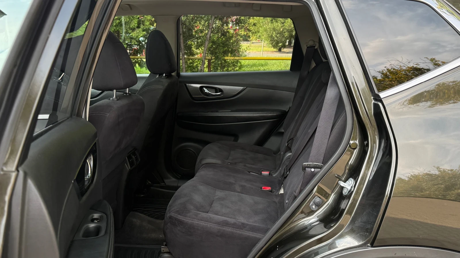 Nissan X-trail 1.6* KeyLess* Pano* 360, снимка 11 - Автомобили и джипове - 56235801