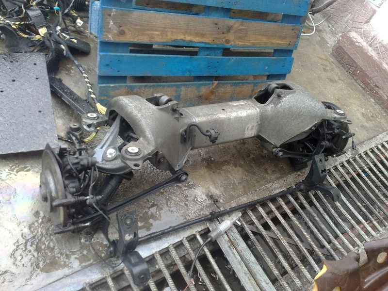 заден мост за Пежо 407 2.0ХДИ седан (4)