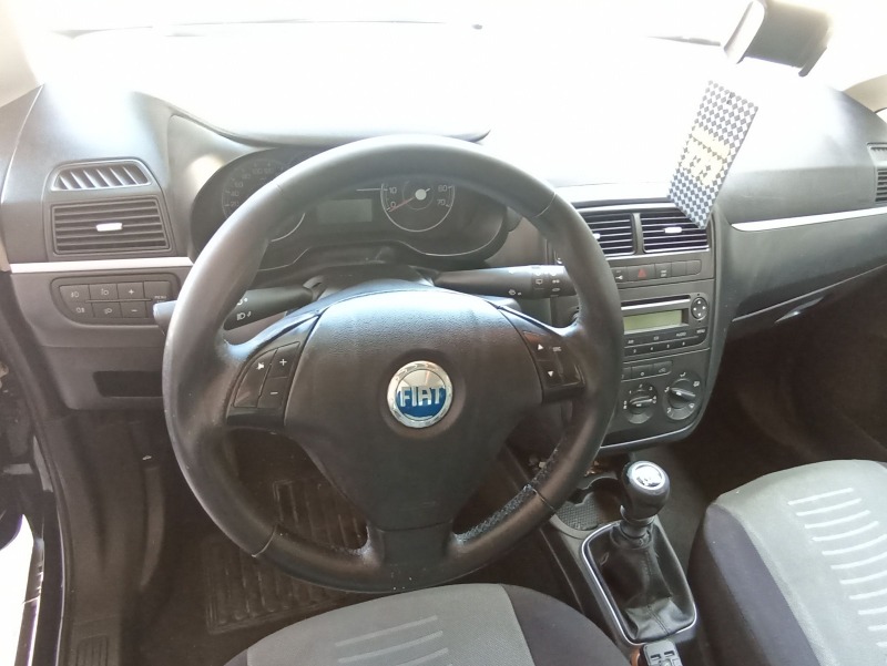 Fiat Punto 1.4, снимка 9 - Автомобили и джипове - 46344854