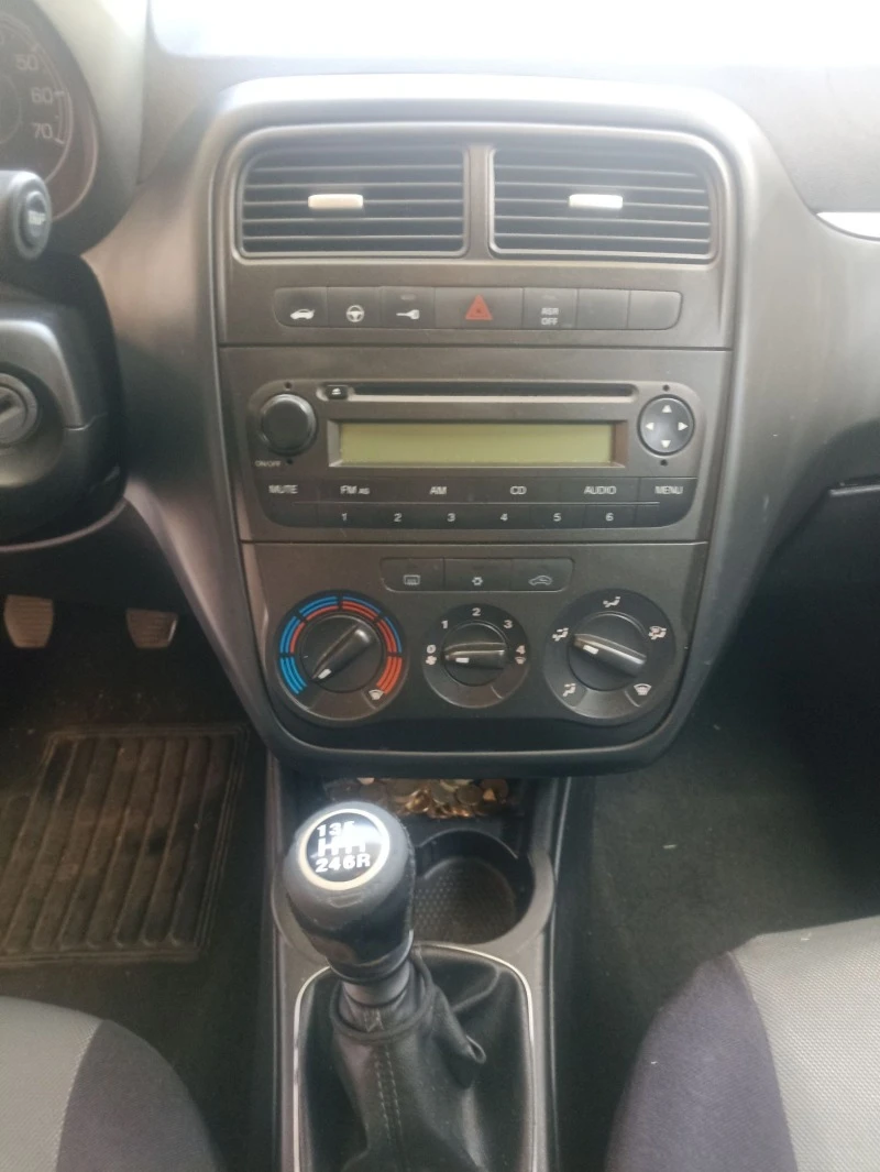 Fiat Punto 1.4, снимка 11 - Автомобили и джипове - 46344854