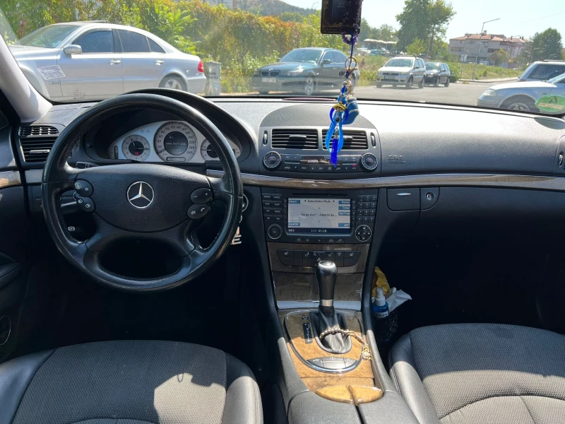 Mercedes-Benz E 320 Avantgarde, снимка 7 - Автомобили и джипове - 47164043