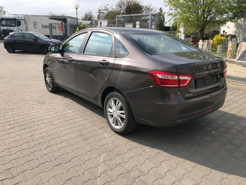 Lada Vesta 1.6 бензин 106 кс, СЕДАН, ЕВРО 6, КЛИМАТРОНИК, снимка 4 - Автомобили и джипове - 47411339