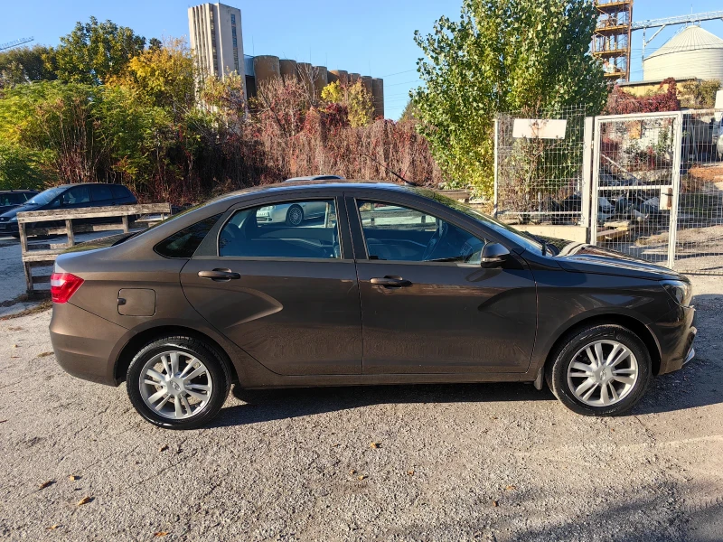 Lada Vesta 1.6 бензин 106 кс, СЕДАН, ЕВРО 6, КЛИМАТРОНИК, снимка 3 - Автомобили и джипове - 47411339