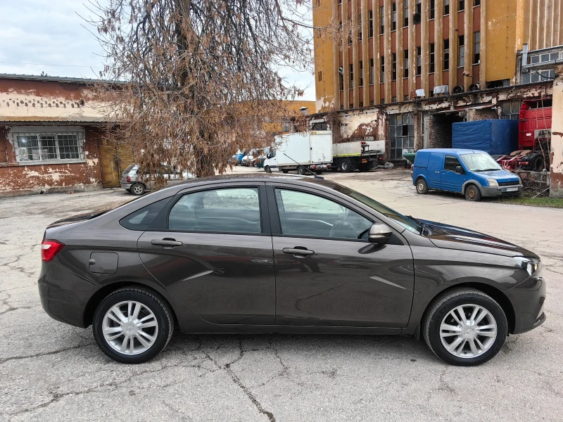 Lada Vesta 1.6 бензин 106 кс, СЕДАН, ЕВРО 6, КЛИМАТРОНИК, снимка 3 - Автомобили и джипове - 47411339