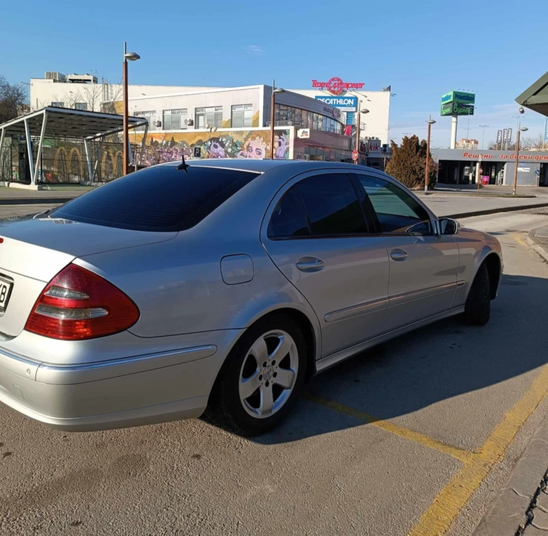 Mercedes-Benz E 220 2.2 cdi, снимка 3 - Автомобили и джипове - 48157770