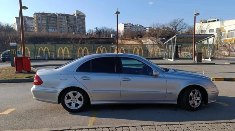 Mercedes-Benz E 220 2.2 cdi, снимка 4 - Автомобили и джипове - 48157770