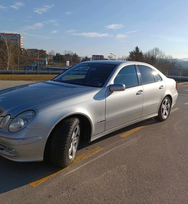 Mercedes-Benz E 220 2.2 cdi, снимка 2 - Автомобили и джипове - 48157770