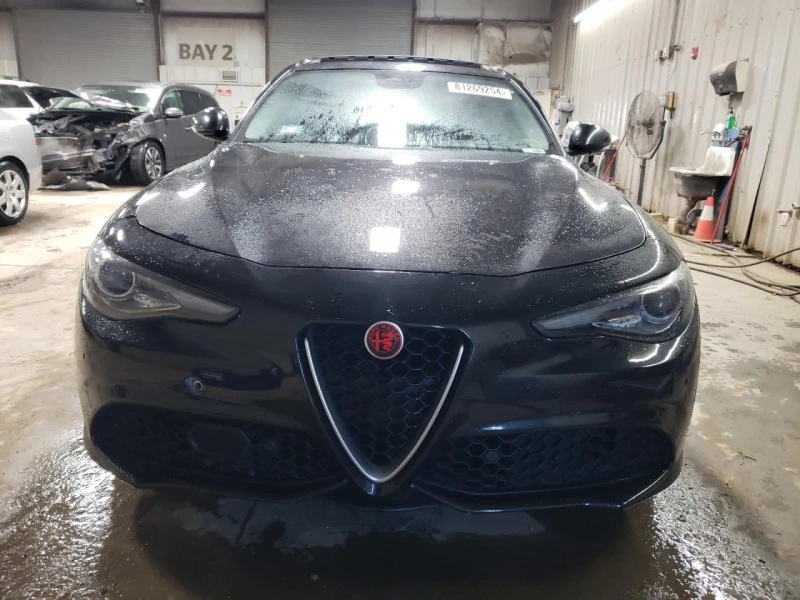 Alfa Romeo Giulia TI Q4, снимка 2 - Автомобили и джипове - 48635992