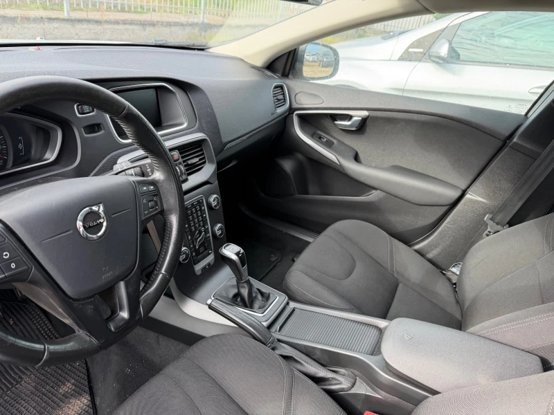 Volvo V40 Cross Country 2.0 D, снимка 11 - Автомобили и джипове - 52200722