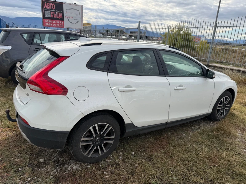 Volvo V40 Cross Country 2.0 D, снимка 4 - Автомобили и джипове - 52200722
