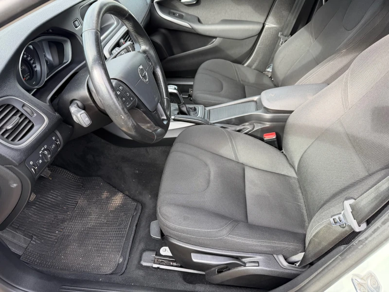 Volvo V40 Cross Country 2.0 D, снимка 9 - Автомобили и джипове - 52200722