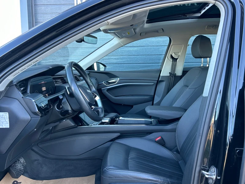 Audi E-Tron 50 Quattro Edition plus 71 kWh Pano, снимка 9 - Автомобили и джипове - 52815212