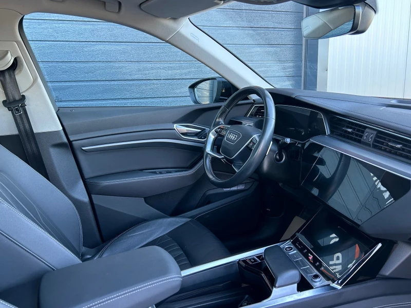 Audi E-Tron 50 Quattro Edition plus 71 kWh Pano, снимка 12 - Автомобили и джипове - 52815212