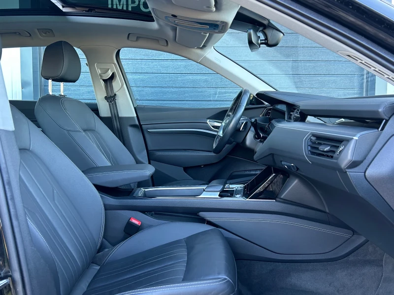 Audi E-Tron 50 Quattro Edition plus 71 kWh Pano, снимка 11 - Автомобили и джипове - 52815212