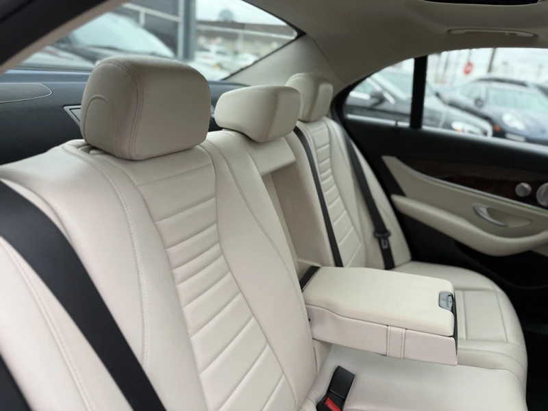 Mercedes-Benz E 300 /AMG PKG | PANO | BURMESTER | LOADED, снимка 16 - Автомобили и джипове - 53233992