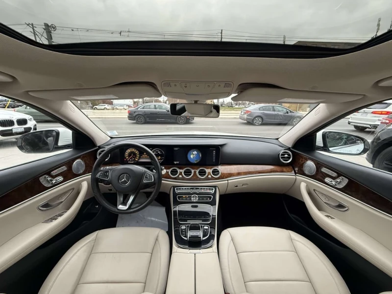 Mercedes-Benz E 300 /AMG PKG | PANO | BURMESTER | LOADED, снимка 2 - Автомобили и джипове - 53233992