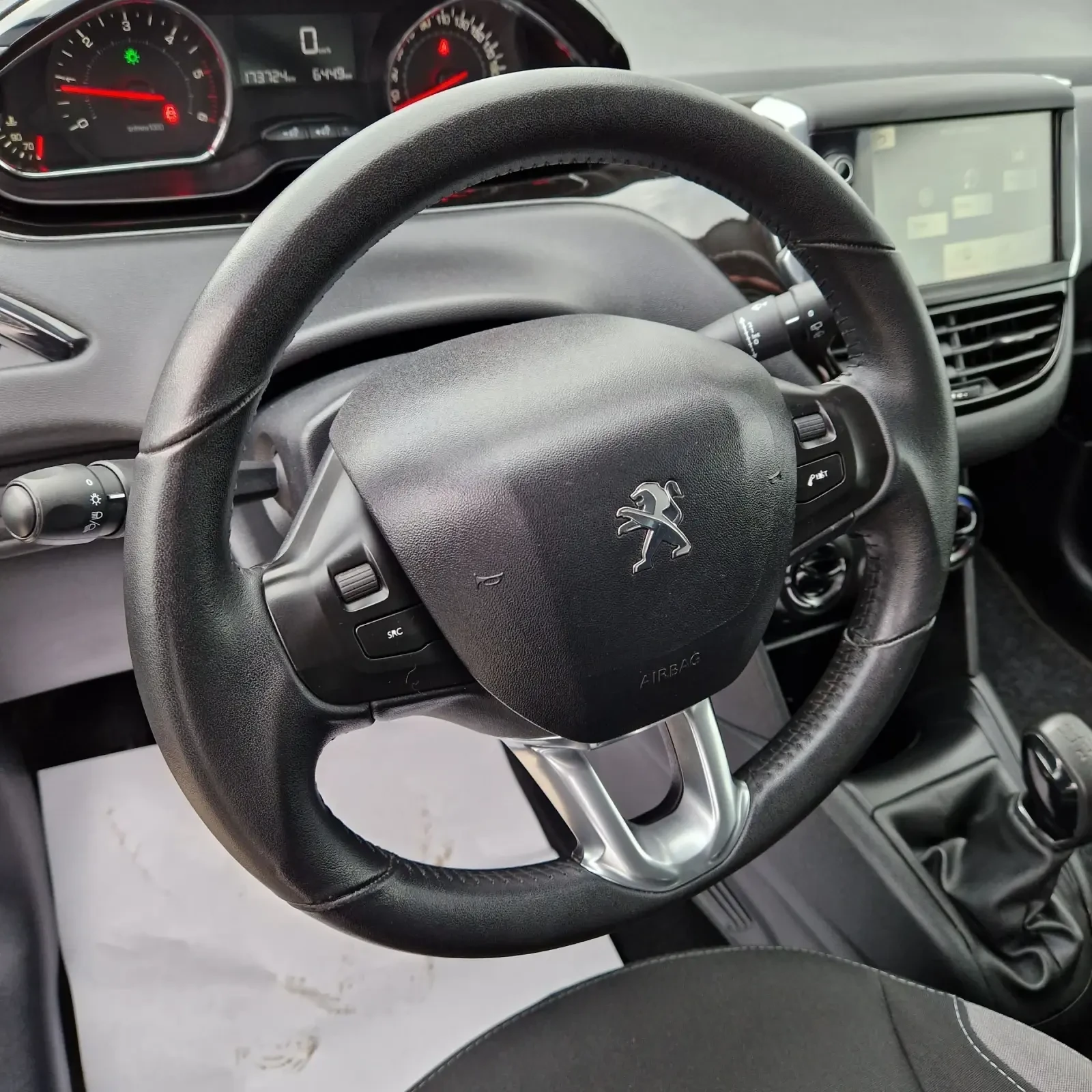 Peugeot 208 1.6HDi 92к.с - изображение 9