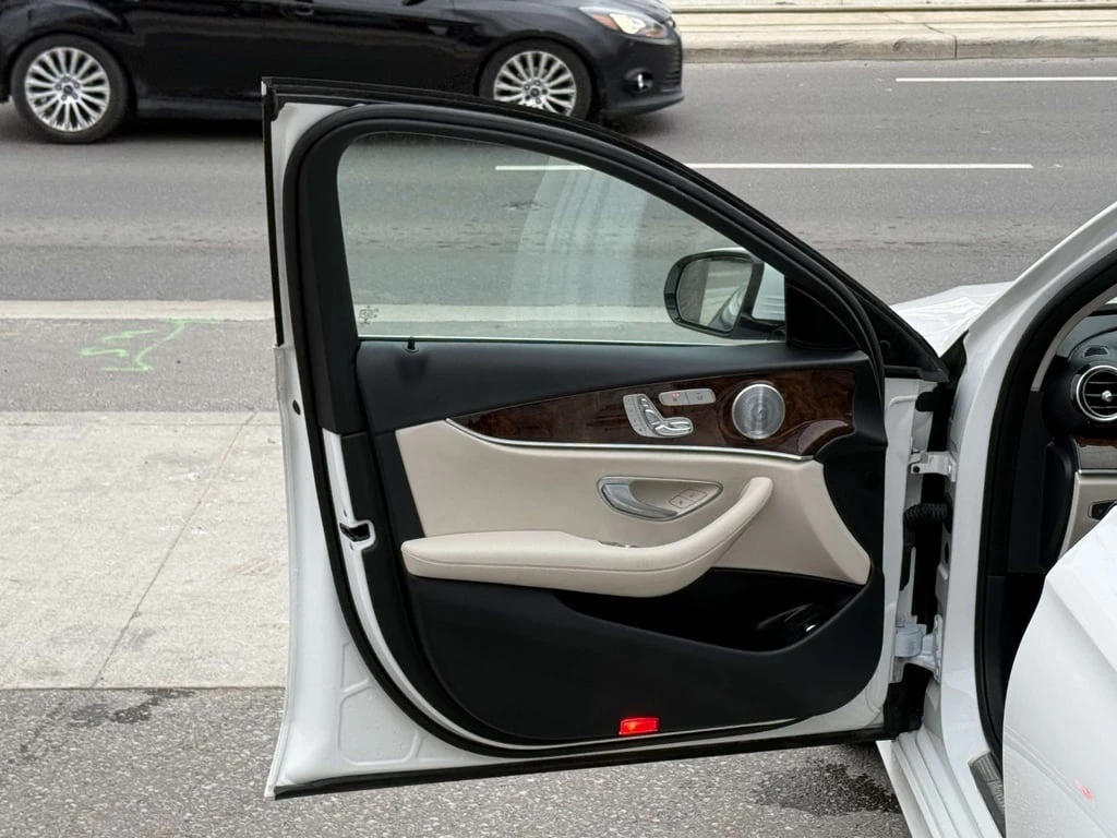 Mercedes-Benz E 300 /AMG PKG | PANO | BURMESTER | LOADED | Mobile.bg � ����������� 11