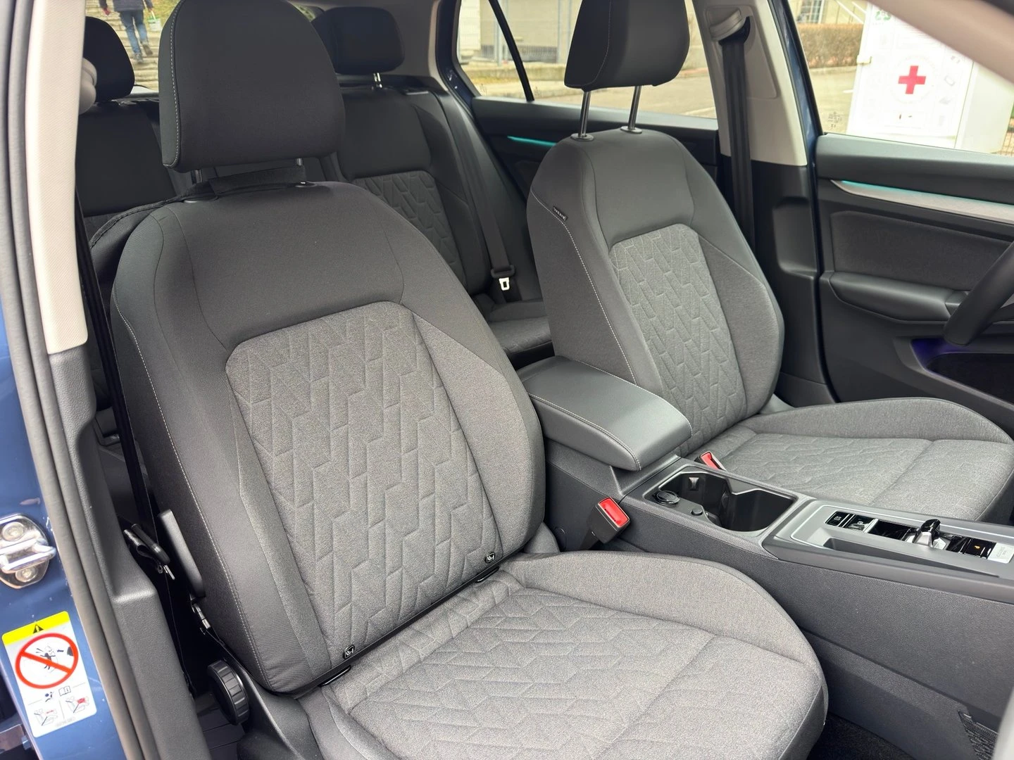 VW Golf 8 Life Plus 1.5 eTSI OPF DSG - изображение 10