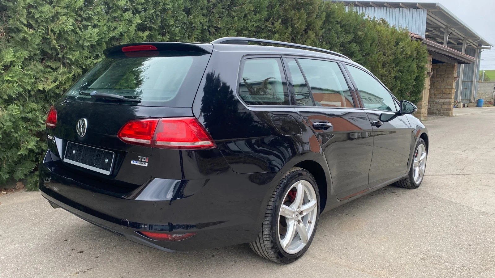 VW Golf 1.6 tdi, снимка 5 - Автомобили и джипове - 53925859