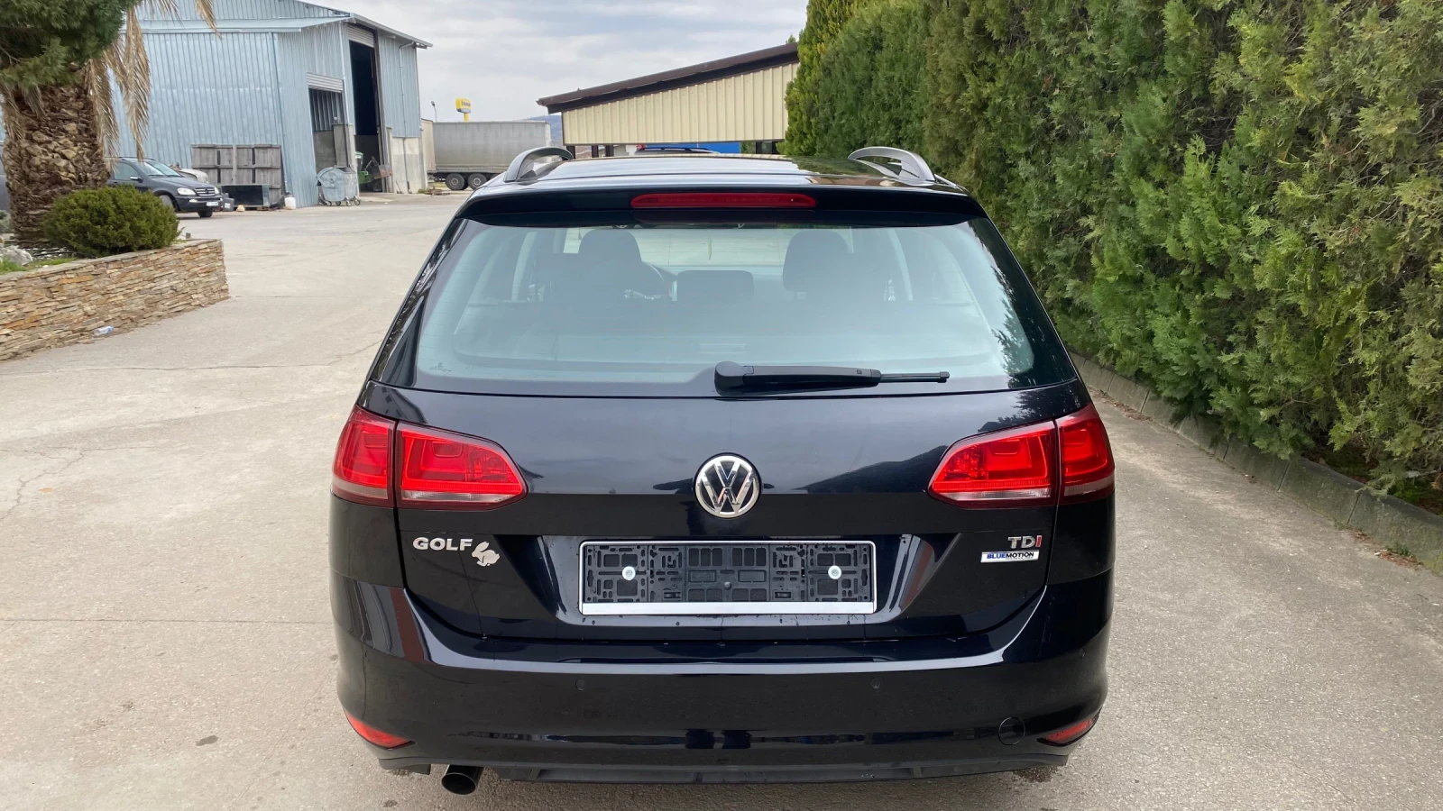 VW Golf 1.6 tdi, снимка 4 - Автомобили и джипове - 53925859
