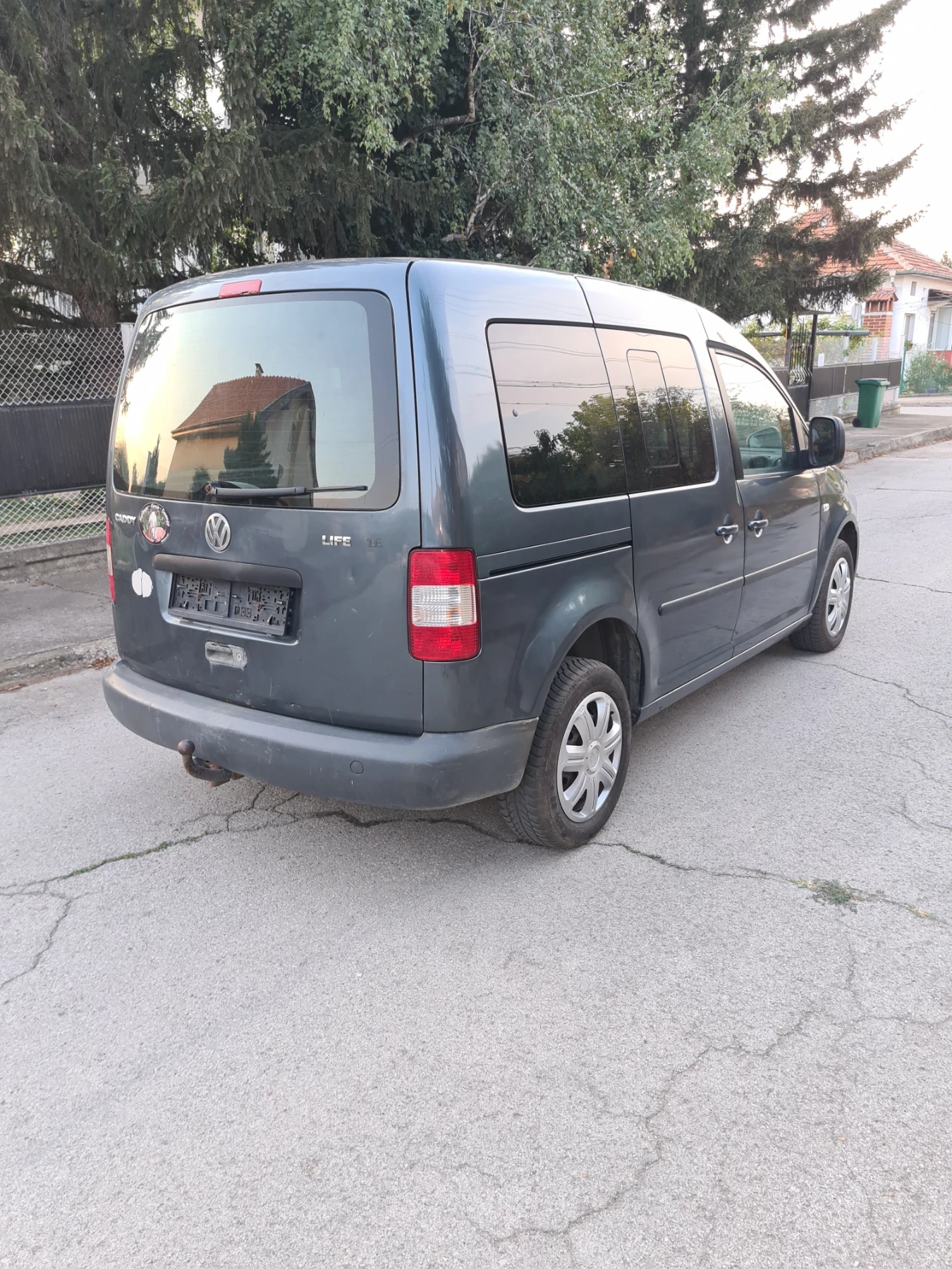 VW Caddy 1.6i-100 коня, снимка 8 - Автомобили и джипове - 54568764