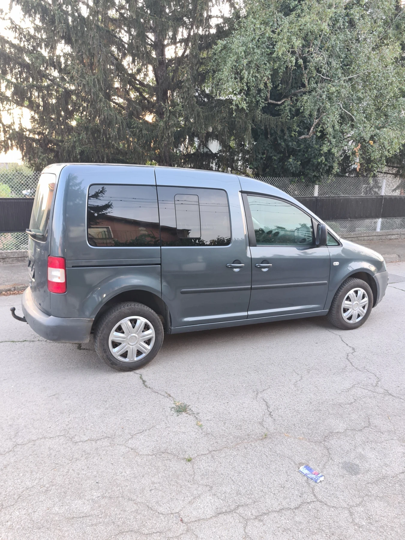 VW Caddy 1.6i-100 коня, снимка 7 - Автомобили и джипове - 54568764