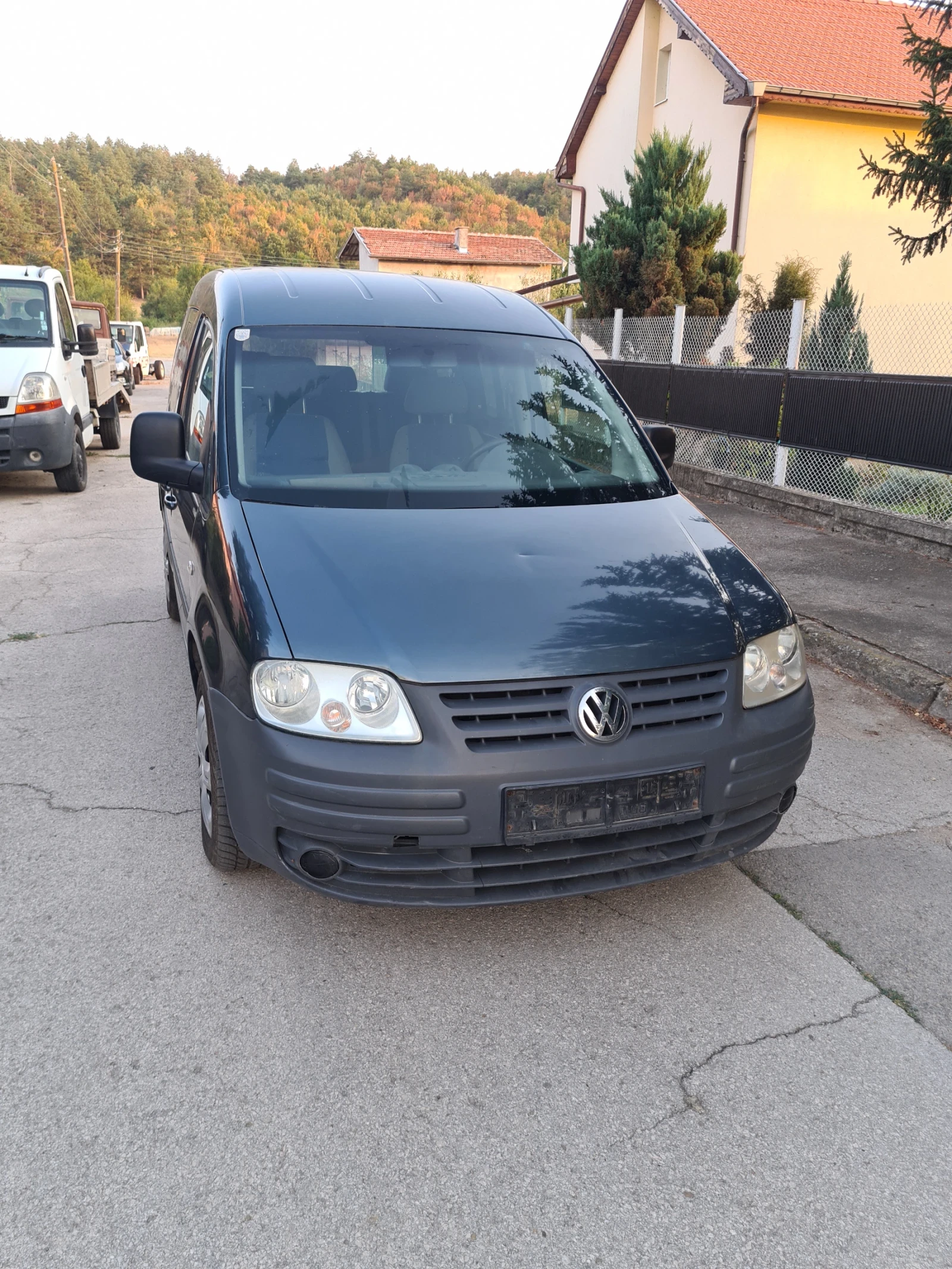 VW Caddy 1.6i-100 коня, снимка 5 - Автомобили и джипове - 54568764