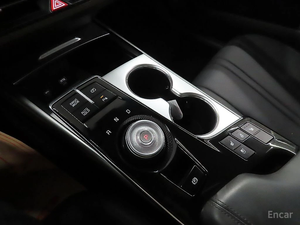 Kia K8 2.5* NOBLESSE* ПОДГРЕВ* ОБДУХВАНЕ* LANE* ASSIST* 3, снимка 10 - Автомобили и джипове - 54577368