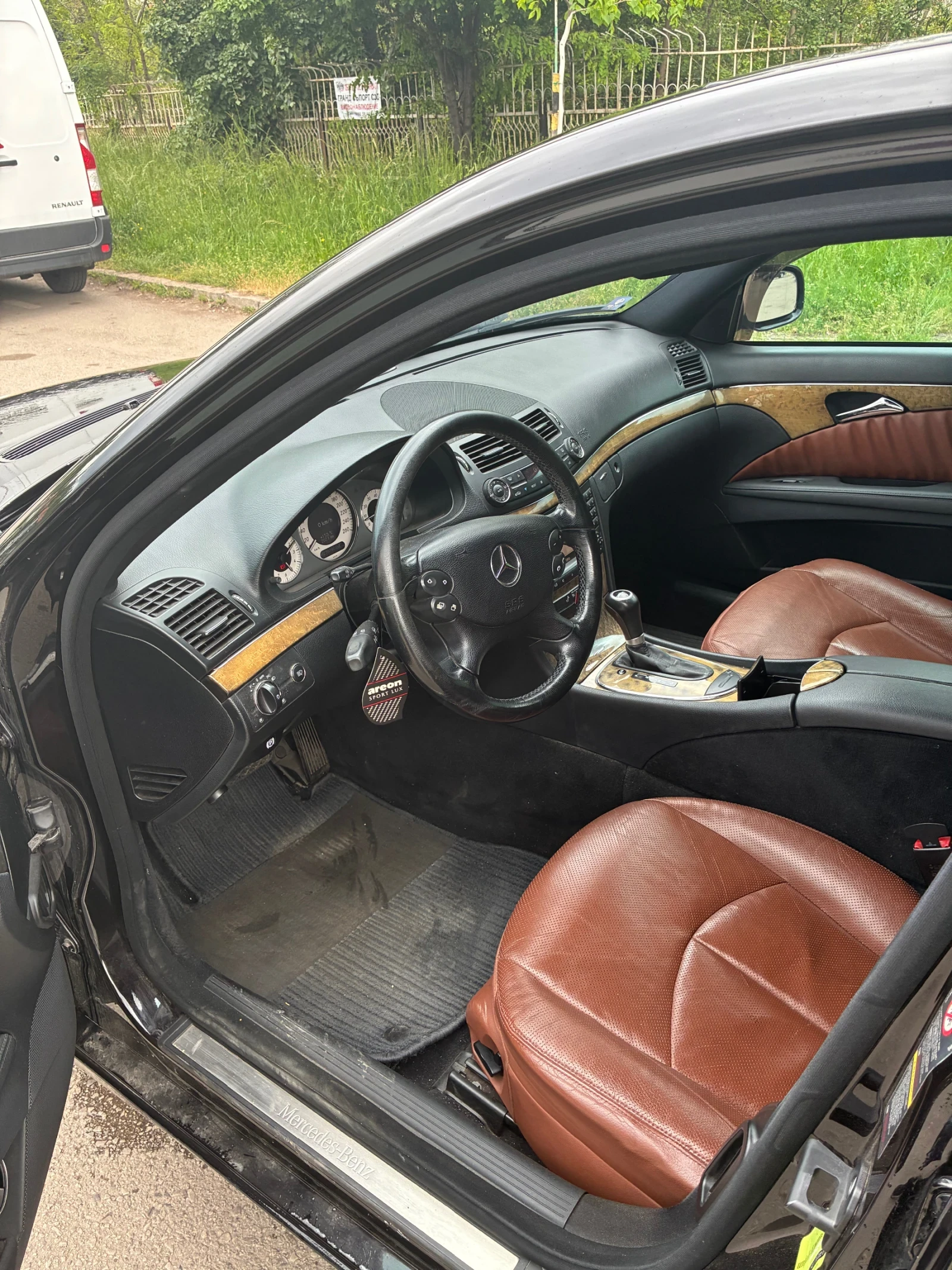 Mercedes-Benz E 280, снимка 11 - Автомобили и джипове - 54676170