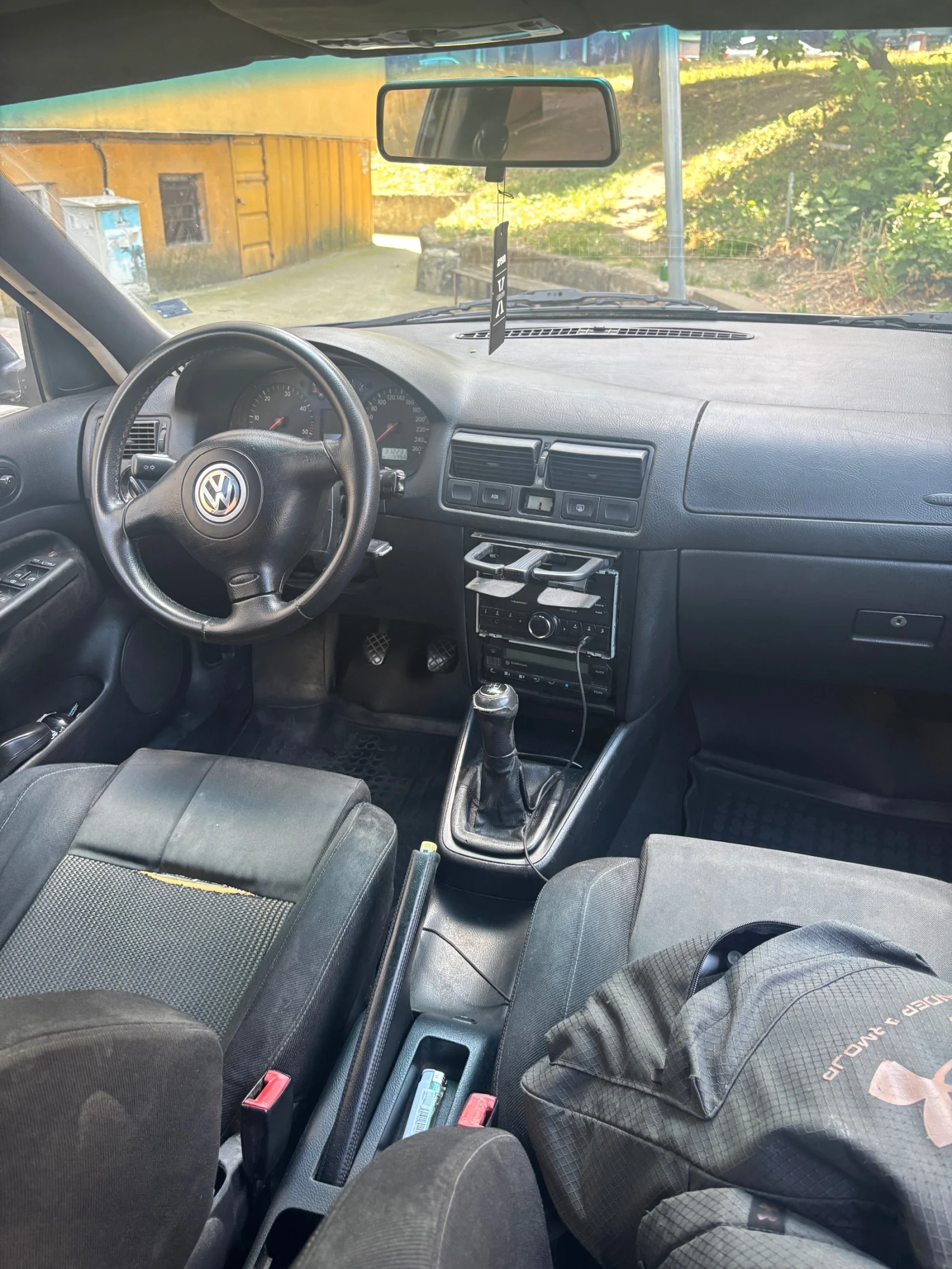 VW Golf 1.9 TDI, снимка 6 - Автомобили и джипове - 55392982
