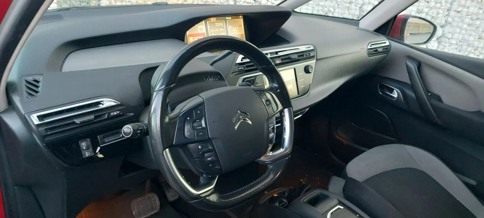 Citroen C4 Picasso 1.6 HDI EXCLUSIVE АВТОМАТИК, снимка 8 - Автомобили и джипове - 55452864