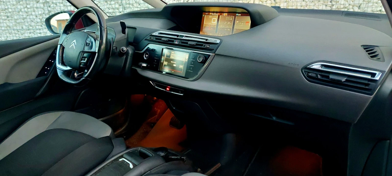 Citroen C4 Picasso 1.6 HDI EXCLUSIVE АВТОМАТИК, снимка 13 - Автомобили и джипове - 55452864