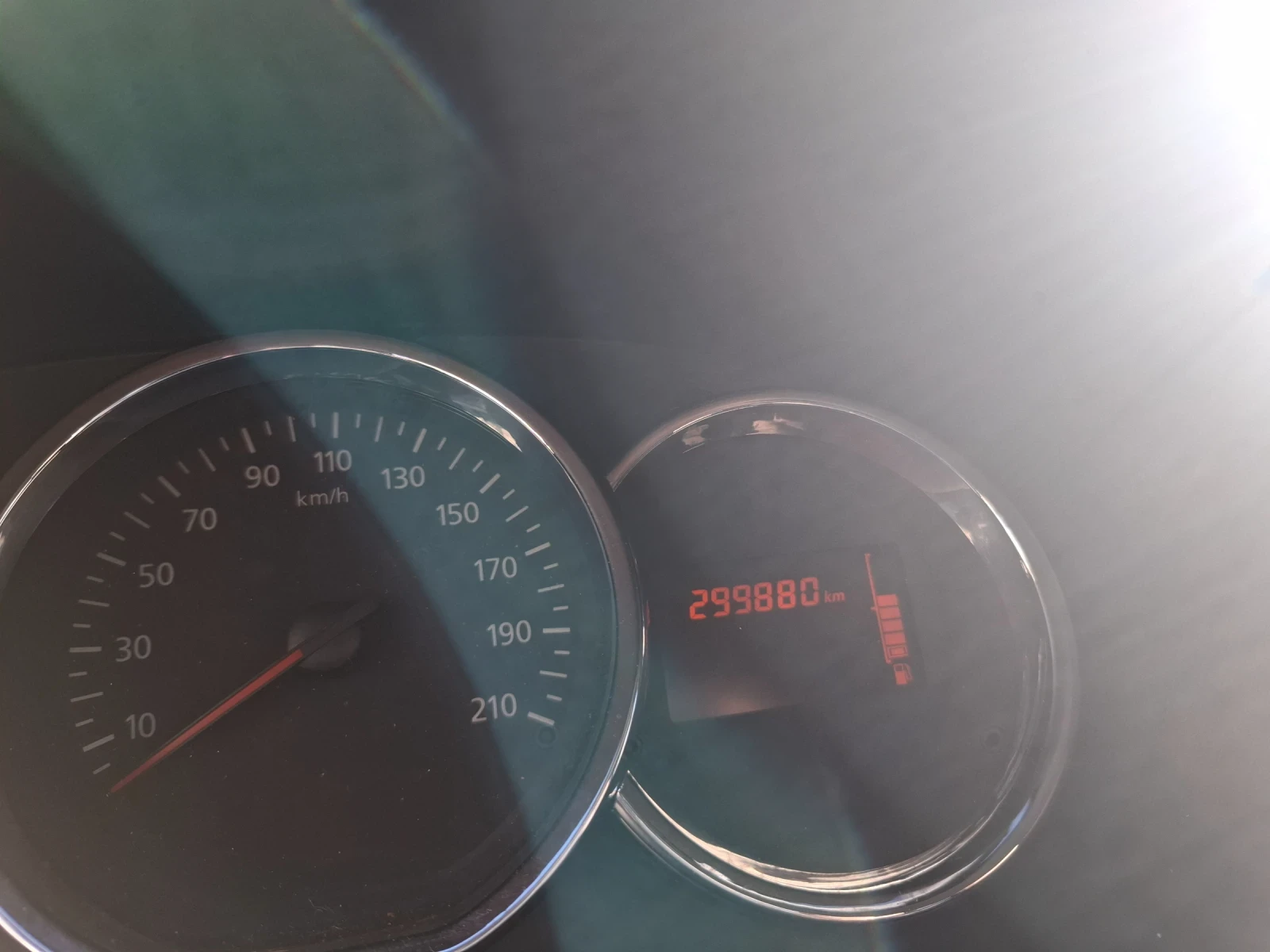 Dacia Logan, снимка 4 - Автомобили и джипове - 55573006