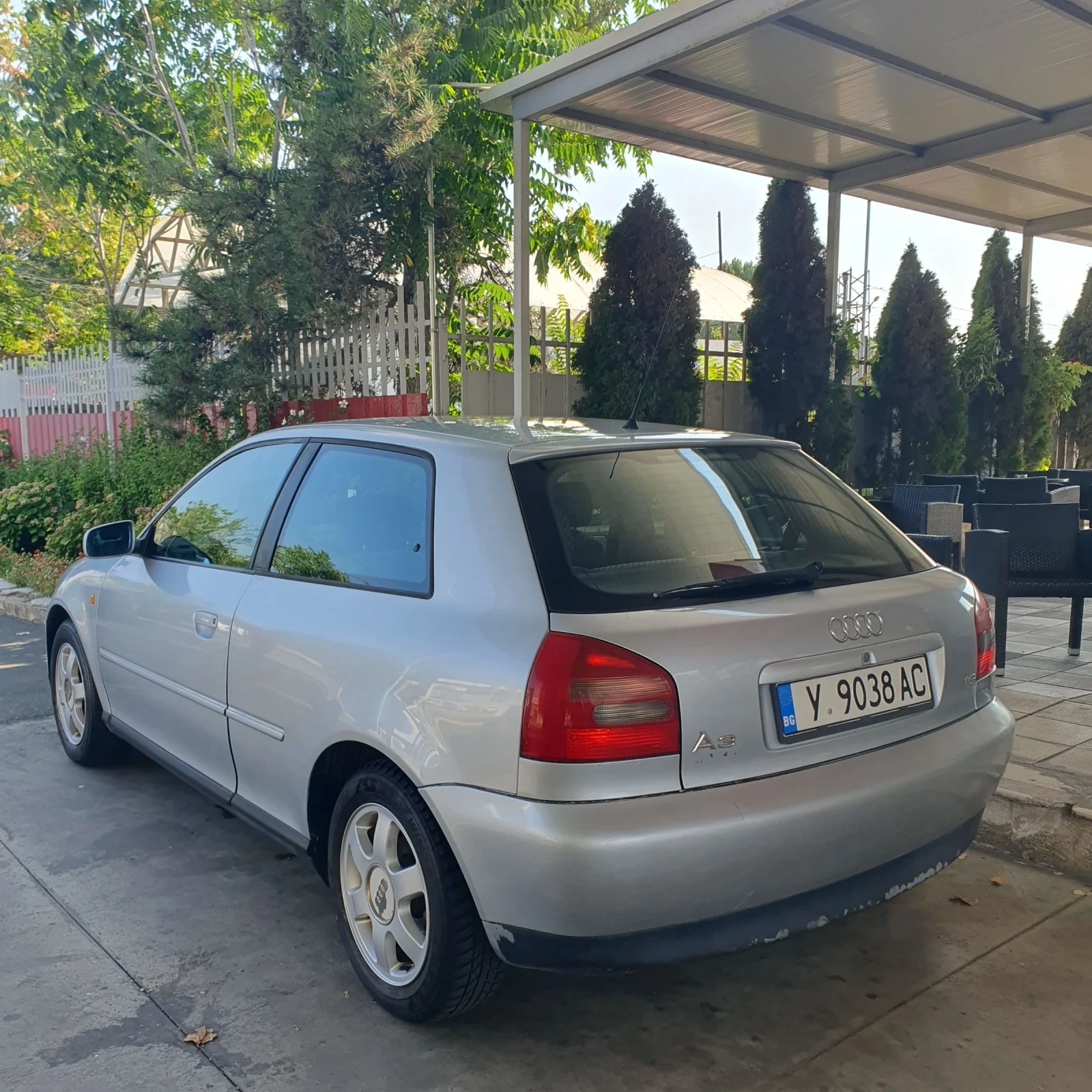 Audi A3 1.6i, снимка 3 - Автомобили и джипове - 55603977
