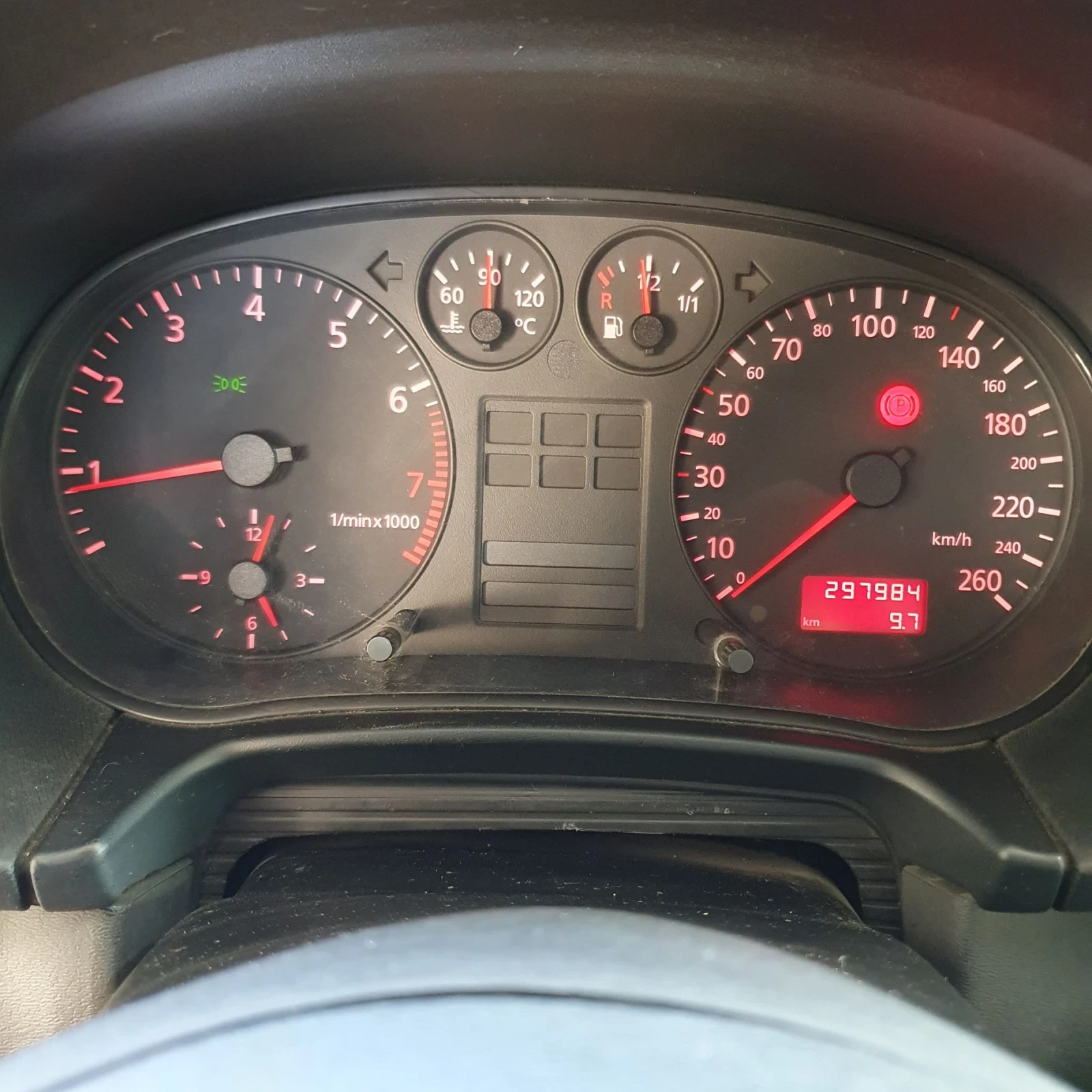 Audi A3 1.6i, снимка 12 - Автомобили и джипове - 55603977