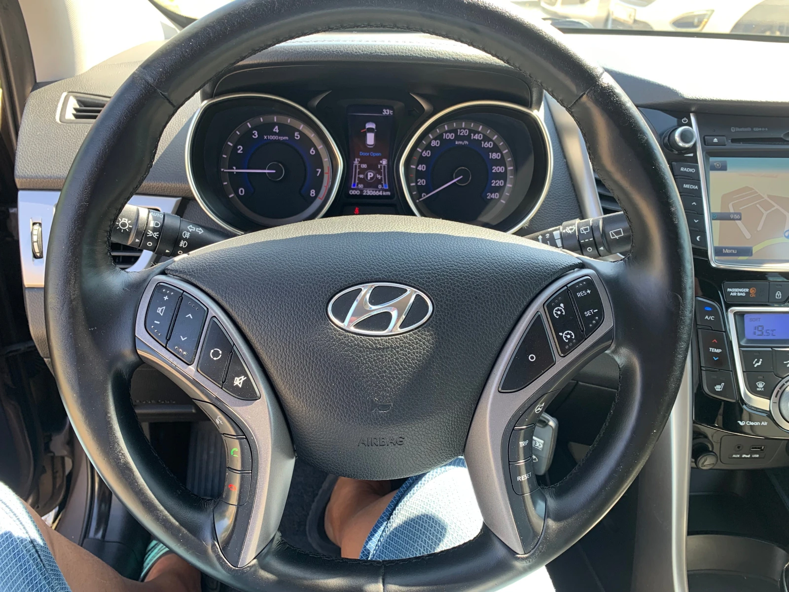 Hyundai I30 1.6I ШВЕЙЦАРИЯ, снимка 12 - Автомобили и джипове - 55748104