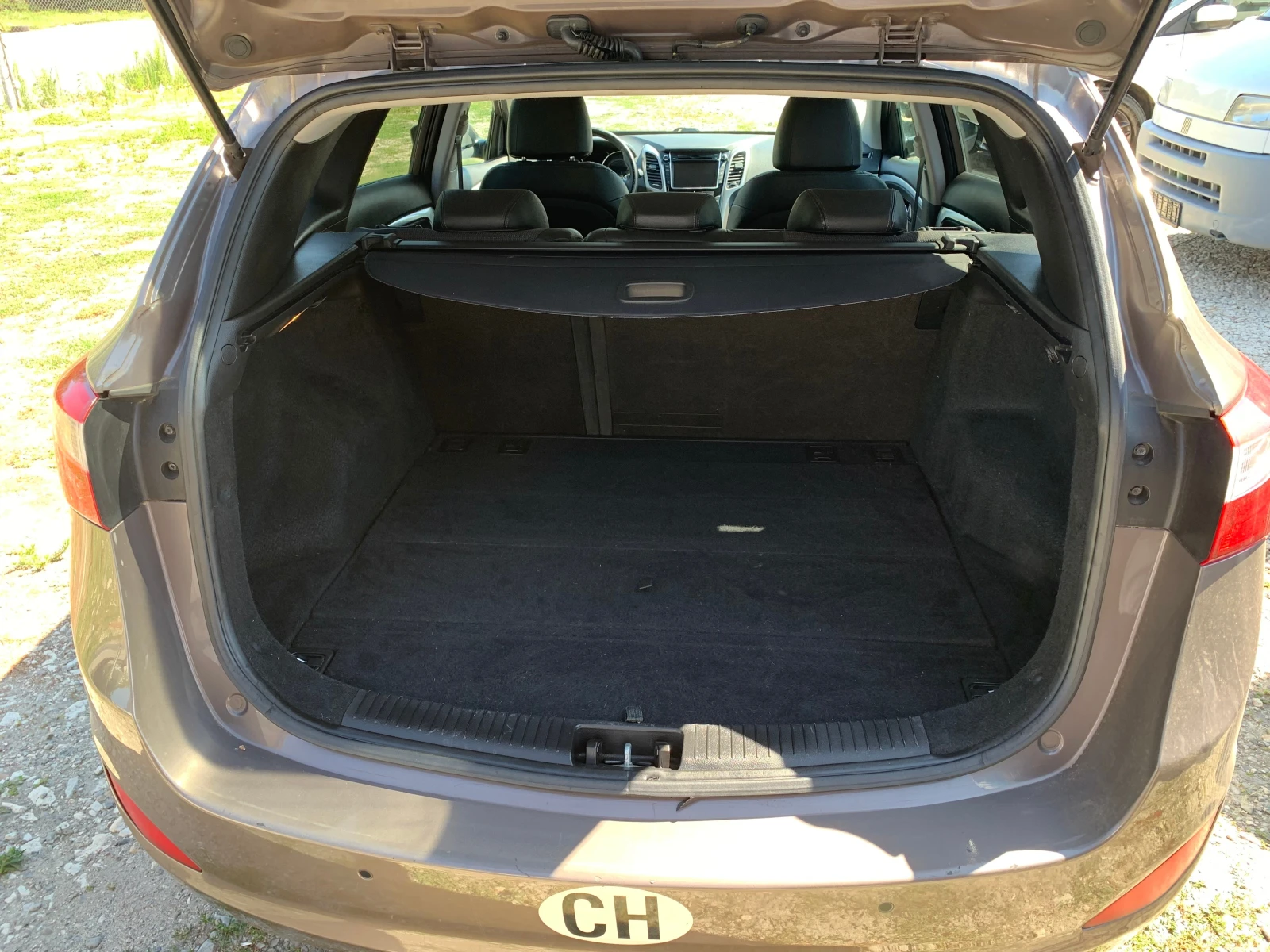 Hyundai I30 1.6I ШВЕЙЦАРИЯ, снимка 15 - Автомобили и джипове - 55748104