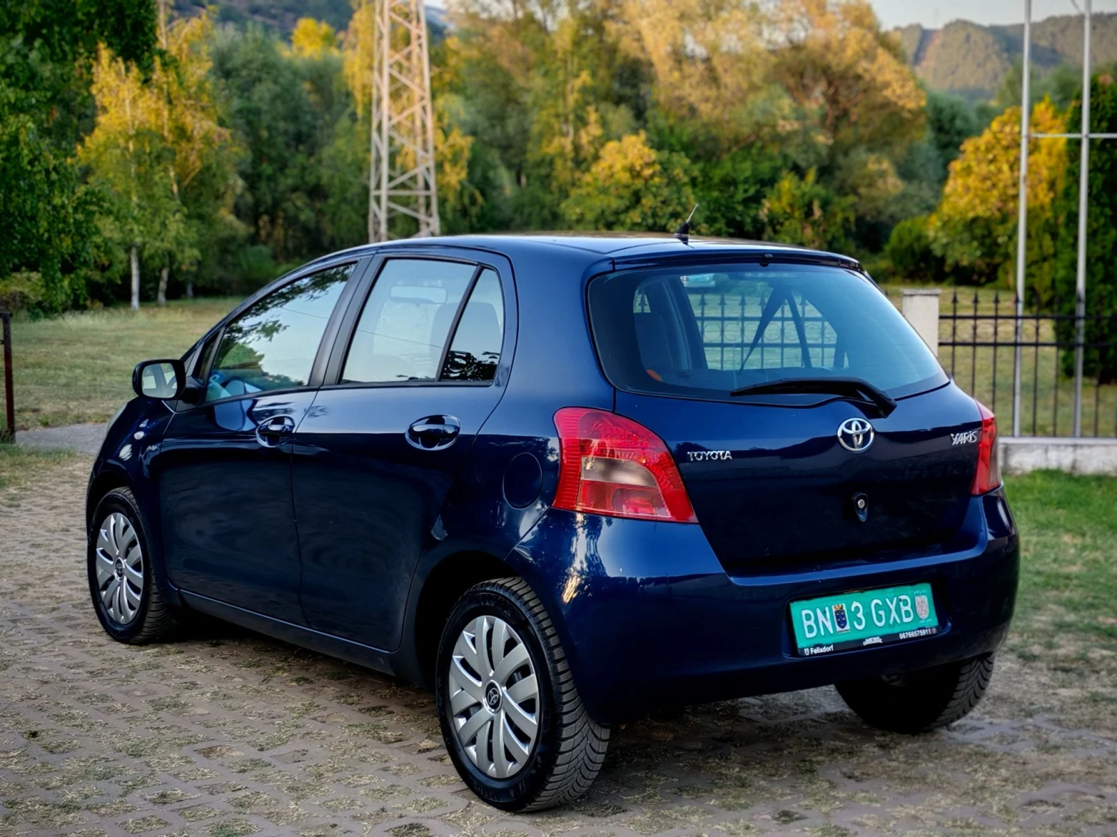 Toyota Yaris 1.4D4D(90)* FACELIFT* НАВИГАЦИЯ* КЛИМАТИК* НОВ ВНО, снимка 4 - Автомобили и джипове - 55772220