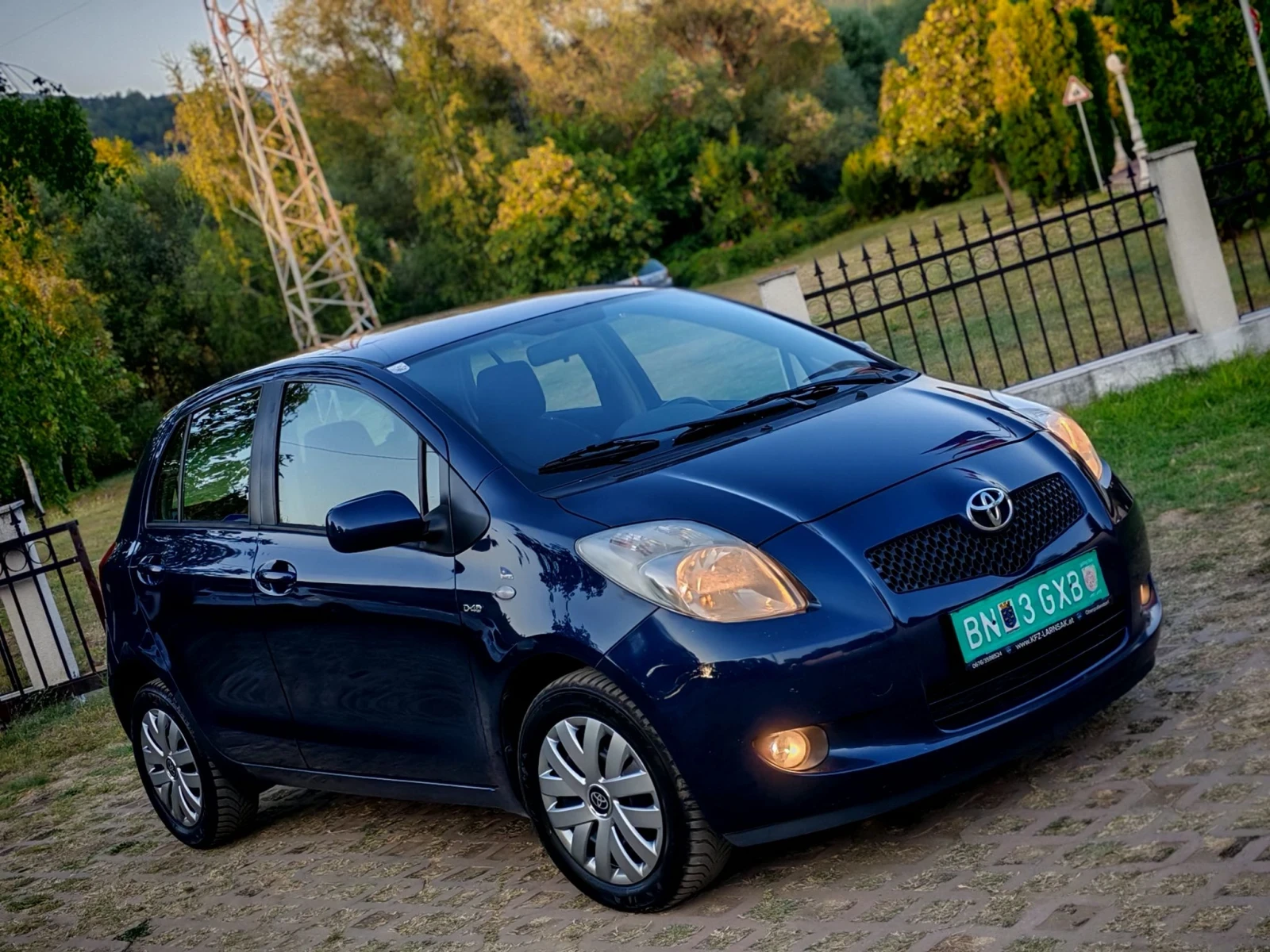 Toyota Yaris 1.4D4D(90)* FACELIFT* НАВИГАЦИЯ* КЛИМАТИК* НОВ ВНО, снимка 9 - Автомобили и джипове - 55772220