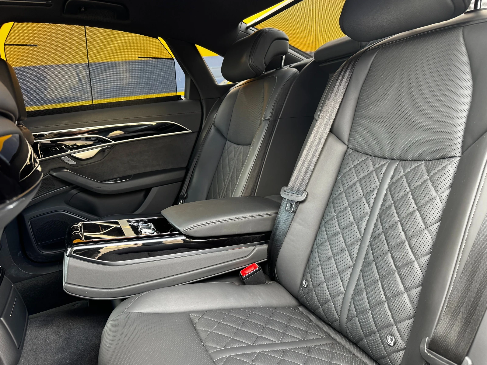 Audi A8 / Night Vision / B&O / Keyless / 360 / Soft Close/, снимка 14 - Автомобили и джипове - 56022560