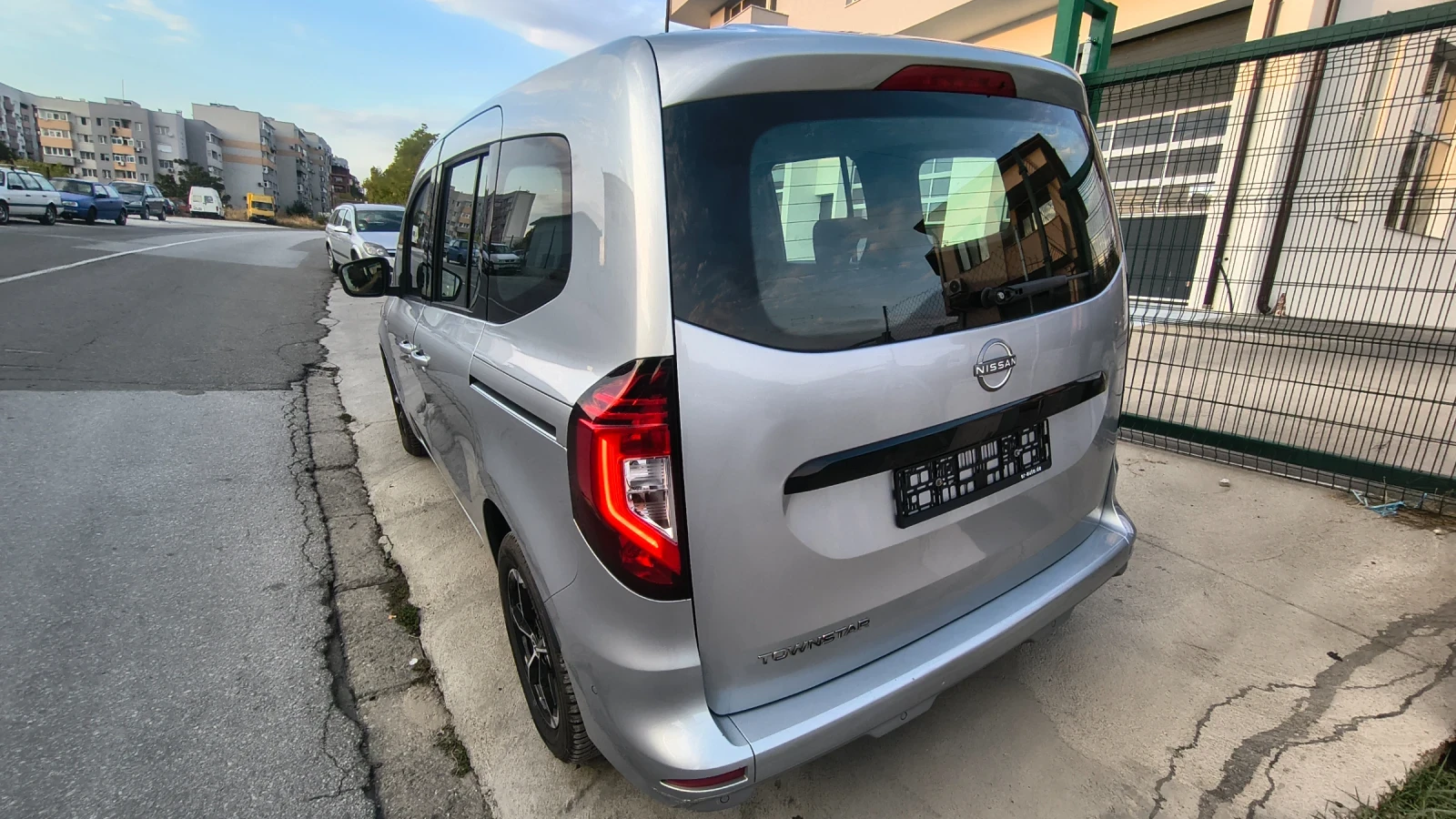 Renault Kangoo Benzin, снимка 10 - Автомобили и джипове - 56158230