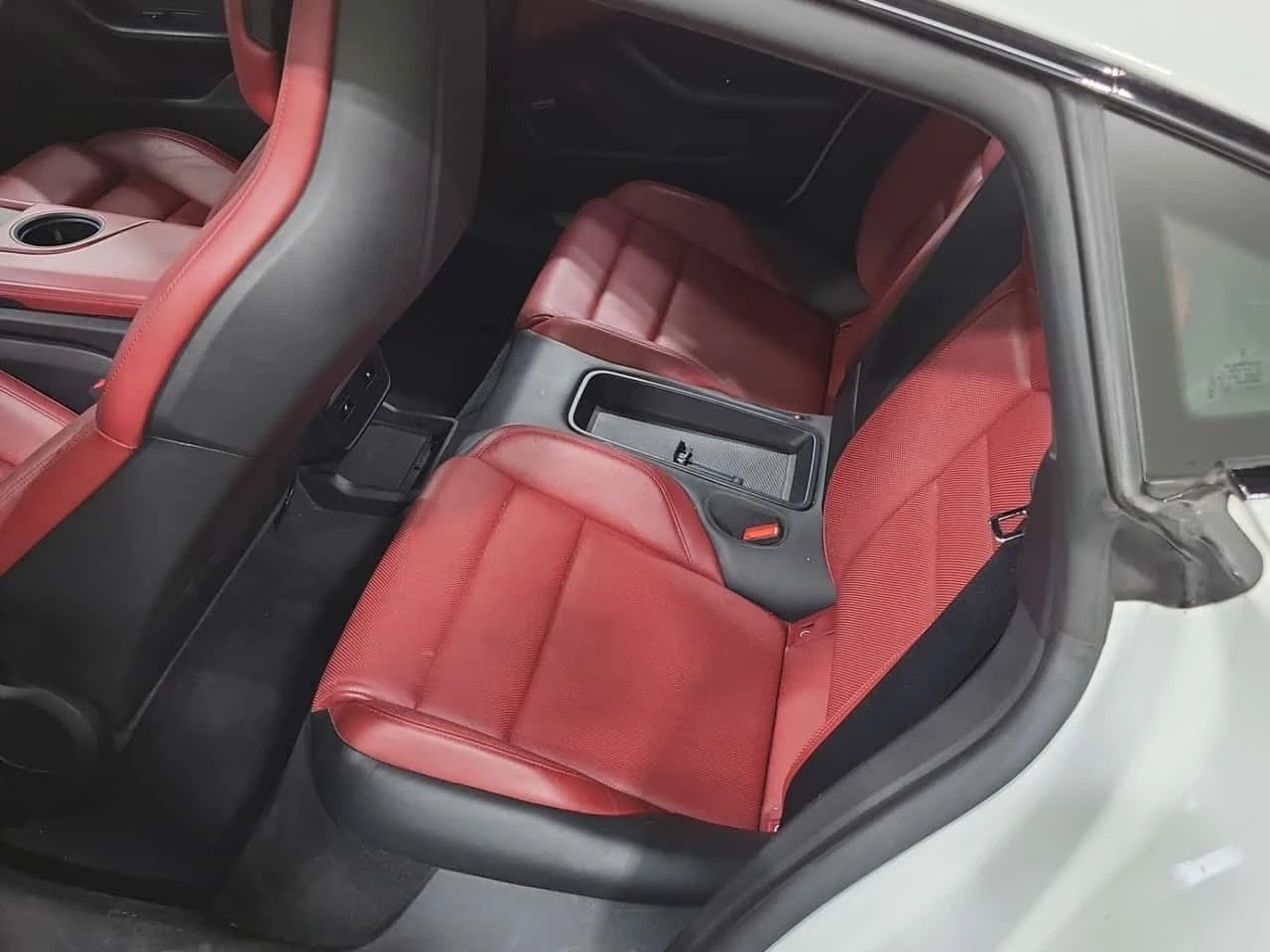 Porsche Taycan * Sedan Turbo * CARFAX *  | Mobile.bg � ����������� 11