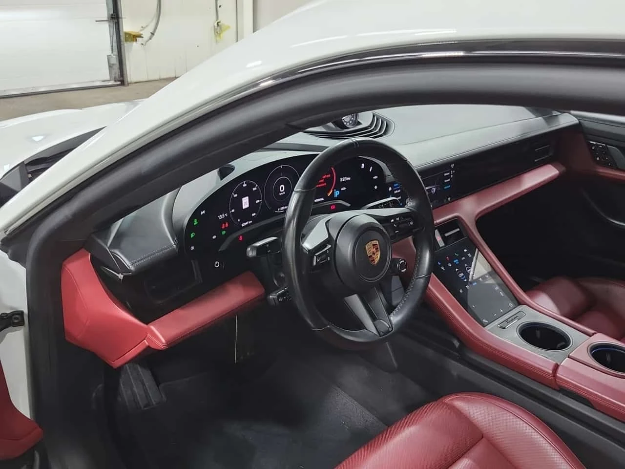 Porsche Taycan * Sedan Turbo * CARFAX *  | Mobile.bg � ����������� 8